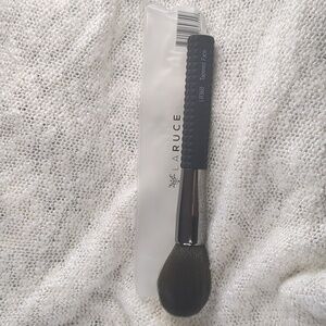 LARUCE Beauty TAPERED FACE Brush LR360, One Brush w/Sleeve Shield